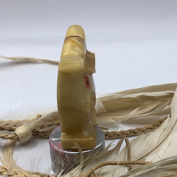 Solid Stone Agate Owl Carving in Cream and Brown - Picture 7 of 10